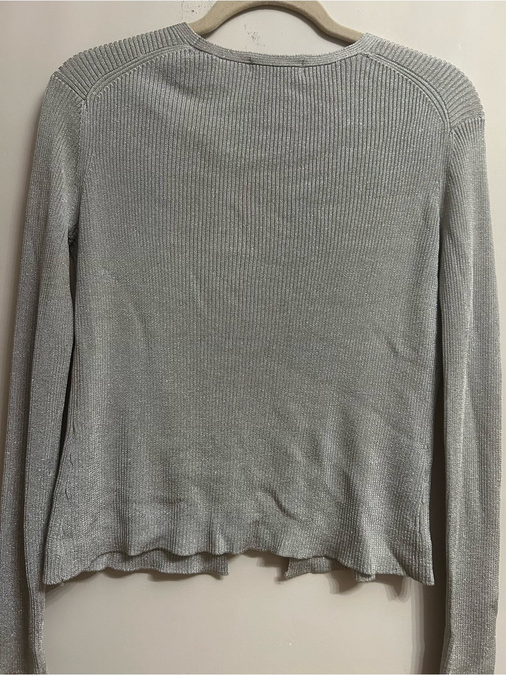 Women’s Light metallic  Gray Ribbed Long-Sleeve Sweater